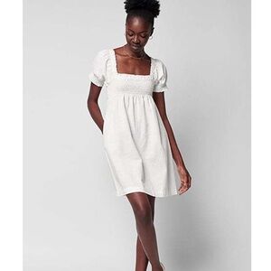 Faherty white cotton above knee dress, size 4, with pockets! NWOT.